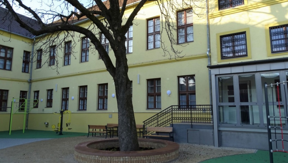 376 szent jozsef iskolakozpont