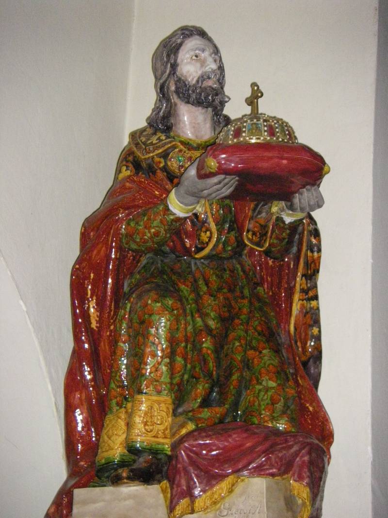 Bartfa-szent_istvan_kiraly_zsolnay.JPG