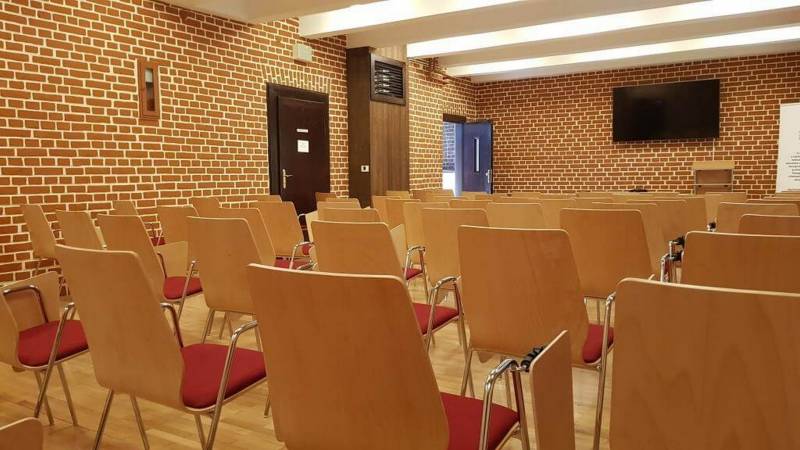 palos_lelki_kozpont_előadóterem.jpg