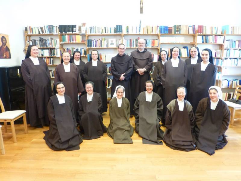 karmelita_közösség_2022.jpg