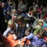 A pécsi Szent Mór  Óvoda pedagógusai már november elején elkezdték a gyerekek felkészítését az ünnepre a lámpások készítésével.