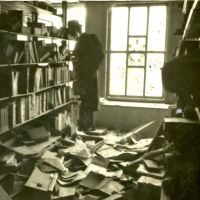 Egy könyvválogatás pillanatai Kecskemétről az 1950-es évekből = Gáborjani Szabó Botond: Az egyházi könyvtárak helyzete (1944–1956) [előadás prezentáció] = Könyvtártörténet-írásunk a Rákosi-korszakról: újabb kutatási eredmények (2016. november 16. – ELTE B