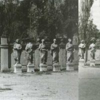 A leemelt Kiss-féle apostolszobrok az új Antal-féle apostolokkal (Forrás: Romváry Ferenc: Pécs szobrai. Pécs, 1983; Romváry Ferenc: Pécs köztéri szobrai. Pécs, 2014)